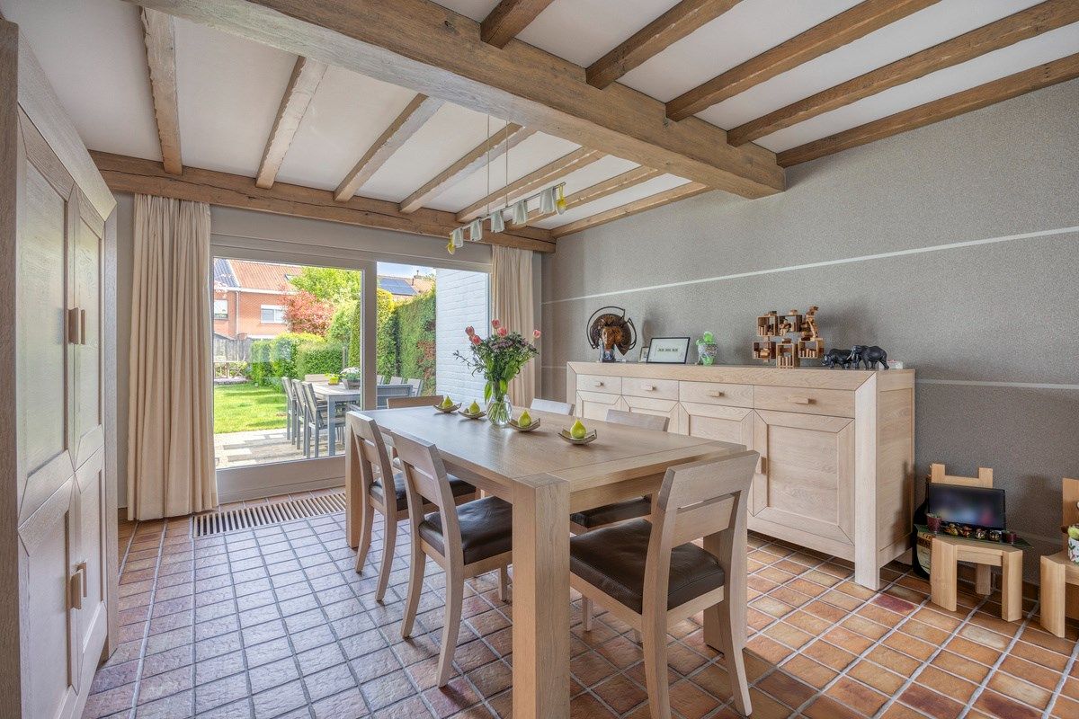 Halfopen woning met 3 slaapkamers en dubbele garage foto 7