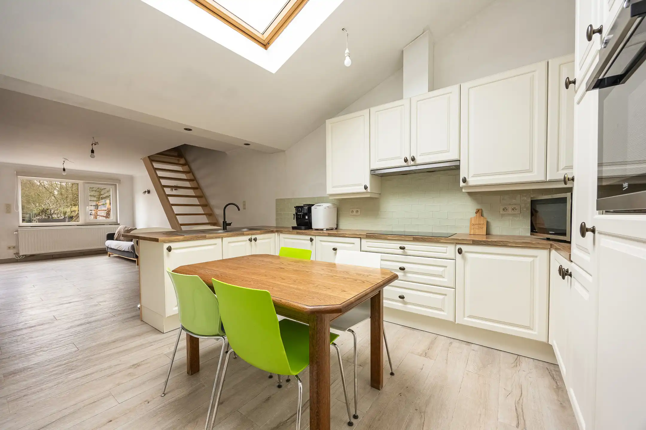 Gerenoveerde instapklare woning op unieke locatie te Beerse foto 10