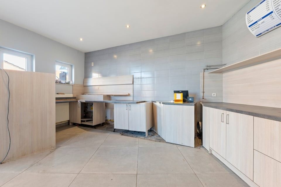 RUIM HANDELSPAND MET WOONST OP TOPLOCATIE IN ZOUTLEEUW foto 5