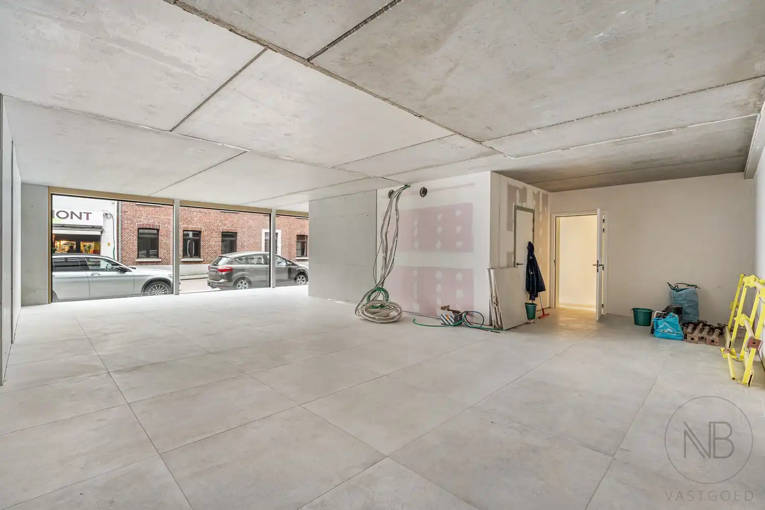 Handelspand met industriële uitstraling in het centrum van Genk! foto 7