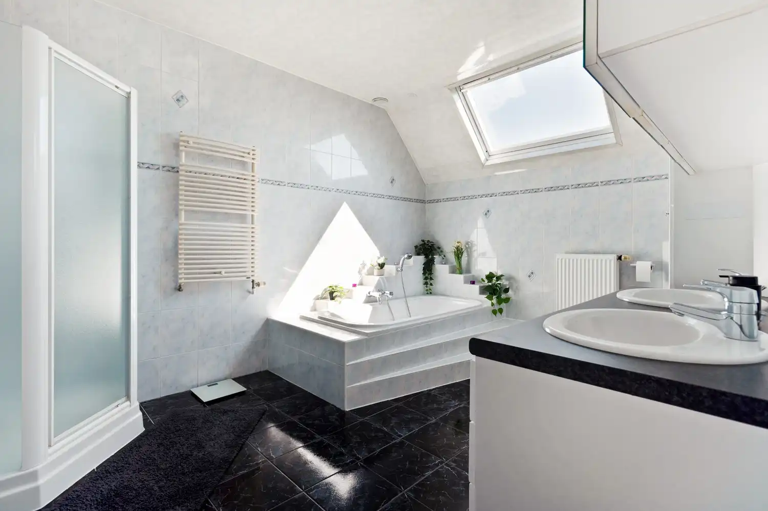 Gezellige woning met 3 slaapkamers en tuin met vijver in Wijnegem foto 12
