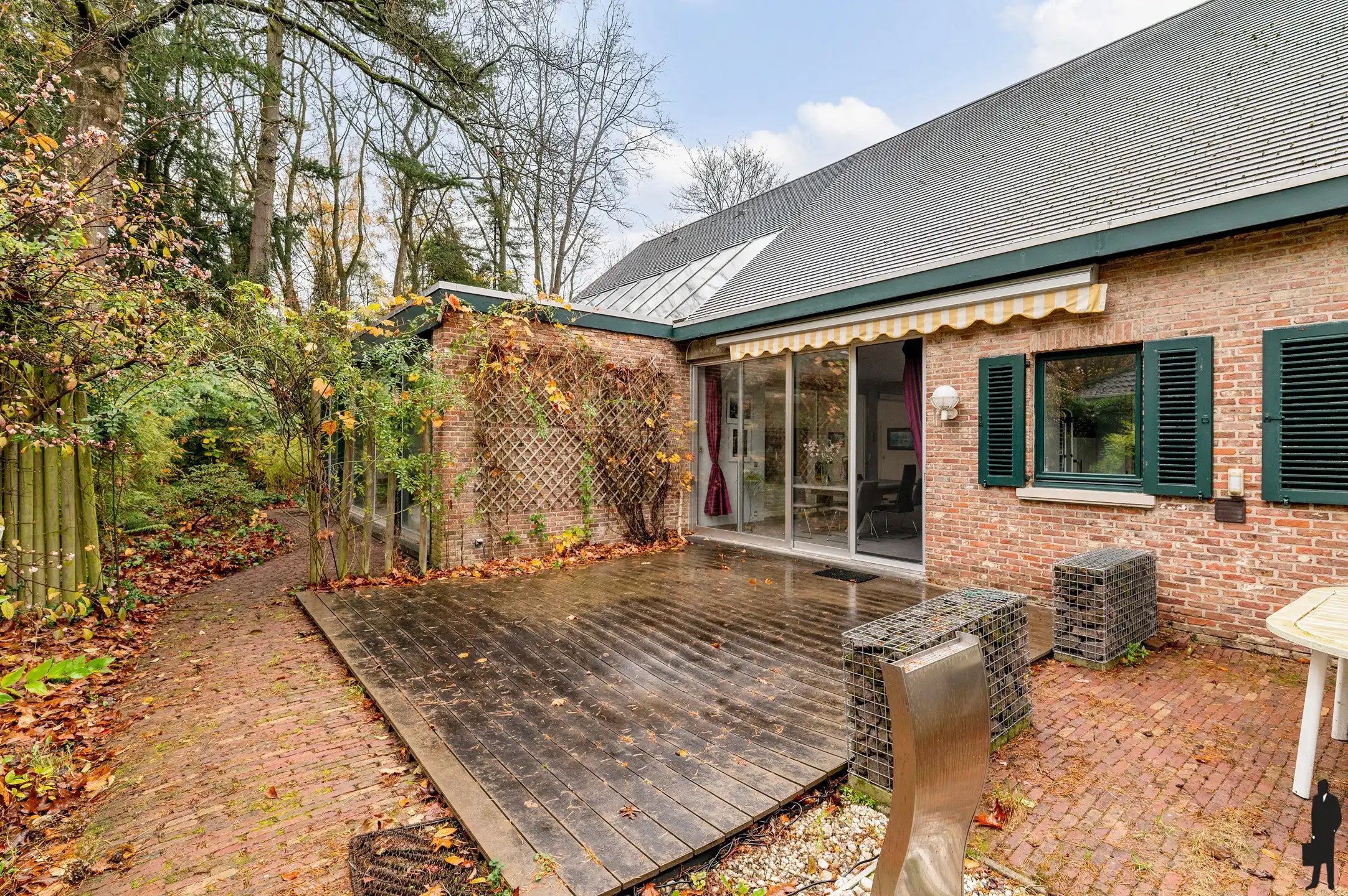 Residentieel gelegen te renoveren villa op ca. 2415m². foto 21