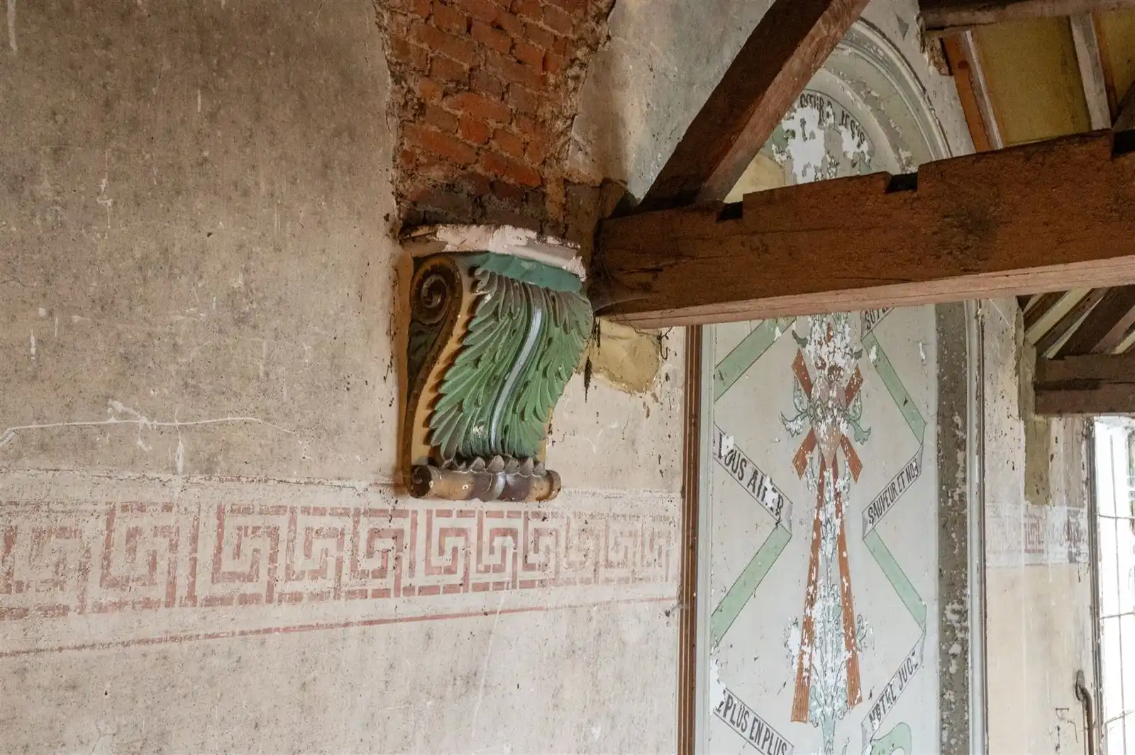 Uitzonderlijk renovatieproject met authentieke kapel! foto 9