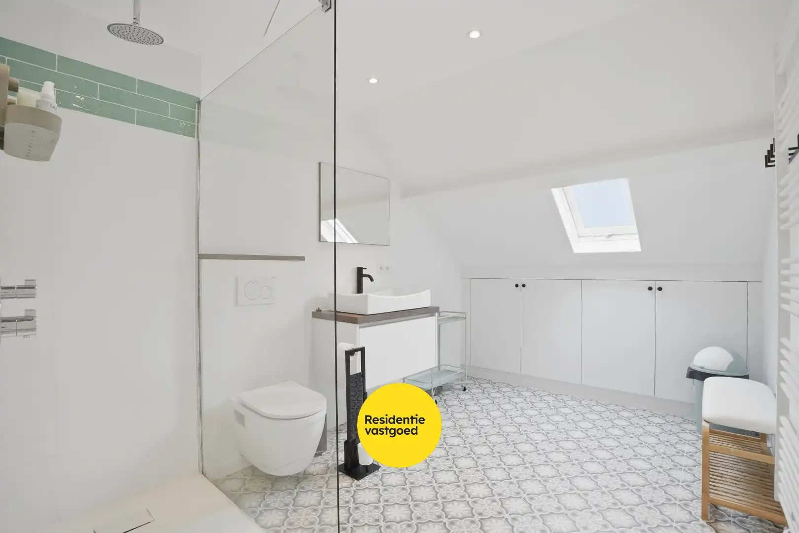 Subliem gerenoveerde herenwoning met 6 slaapkamers inclusief garage in Nieuwpoort-Stad op 135m² foto 23