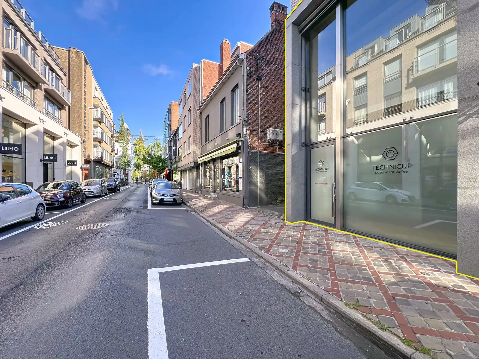 Winkelpand TE HUUR met industriële uitstraling in de Delaerestraat tussen stijlvolle handelszaken. foto 22