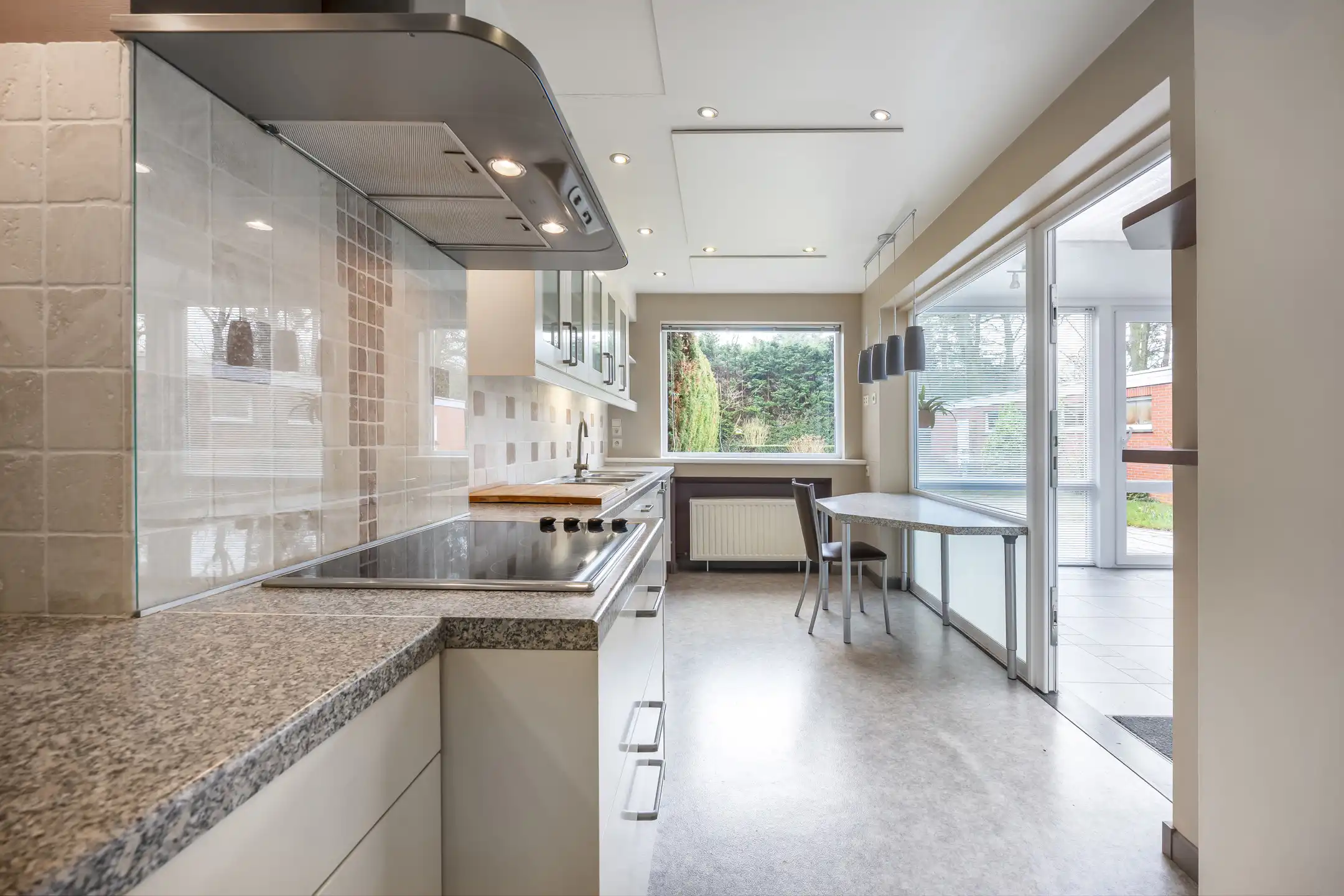 Ruime halfopen woning op zuidgericht perceel van 752 m² foto 10