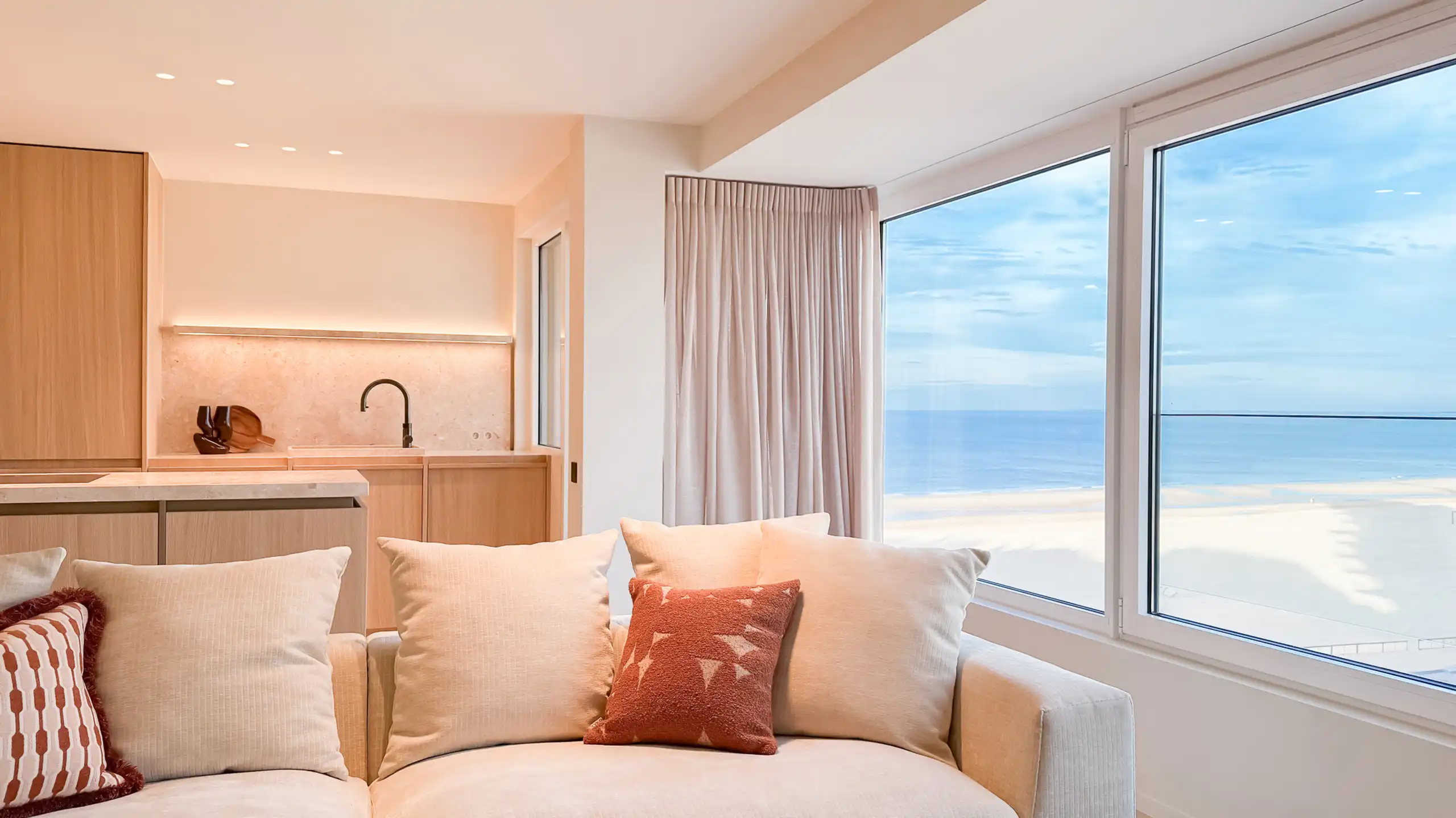 Volledig gerenoveerd appartement met zeezicht / Albertplein foto 3