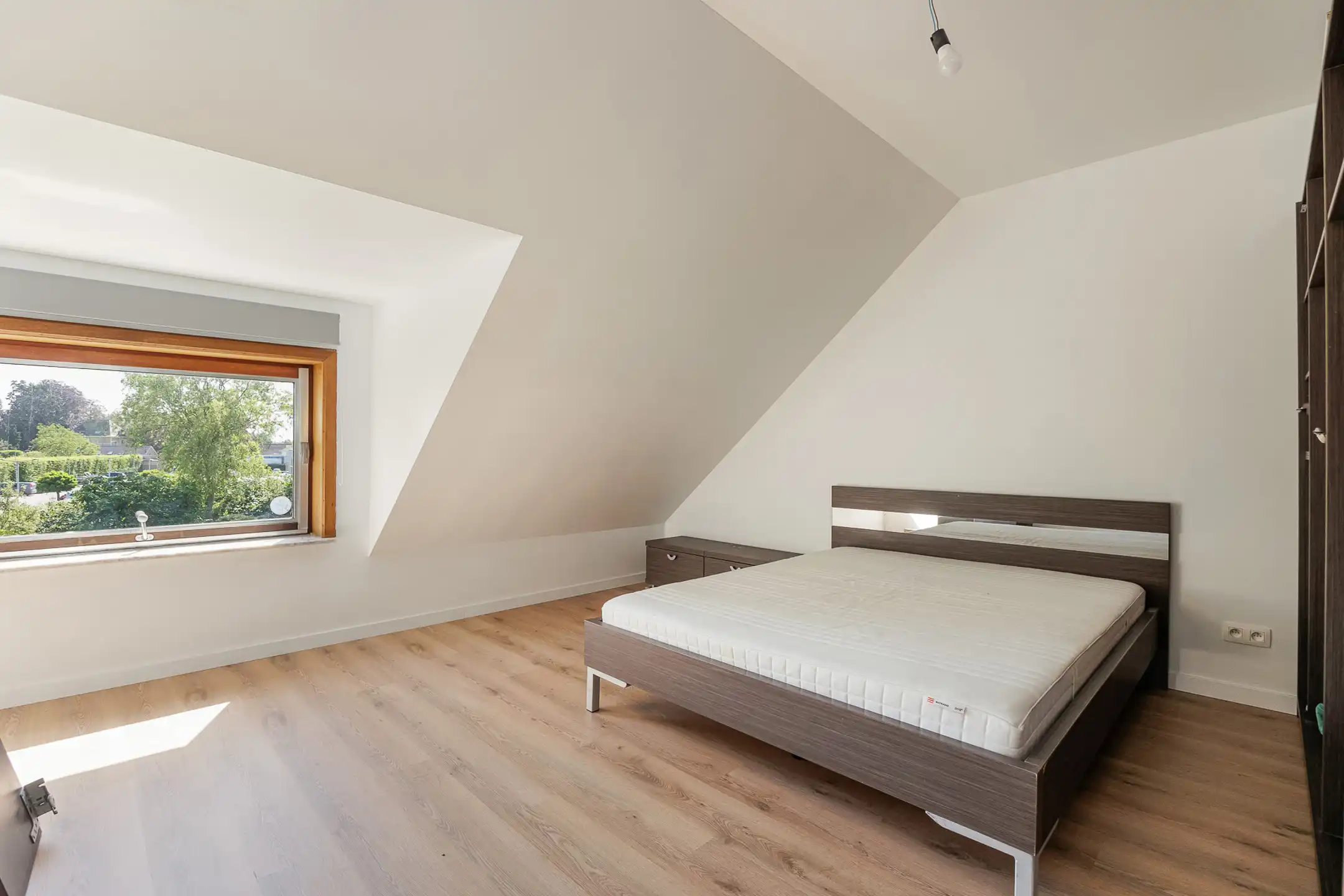 Ruime woning met 5 slpk, zonnige tuin & tal van mogelijkheden foto 22