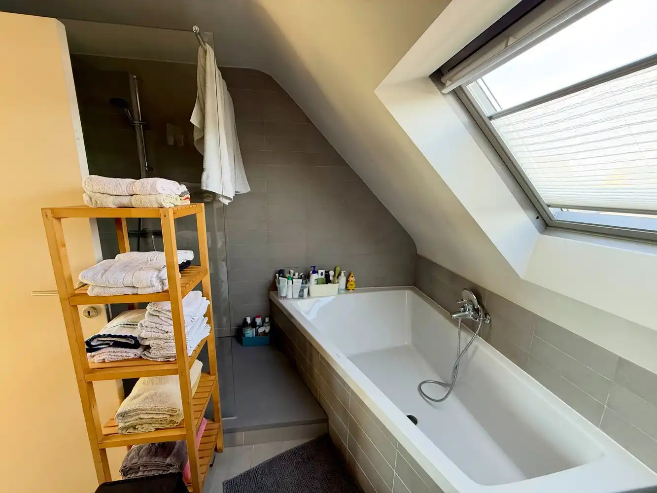 Ruime woning met 3 slaapkamers met prachtig zicht op de Koppenberg! foto 12