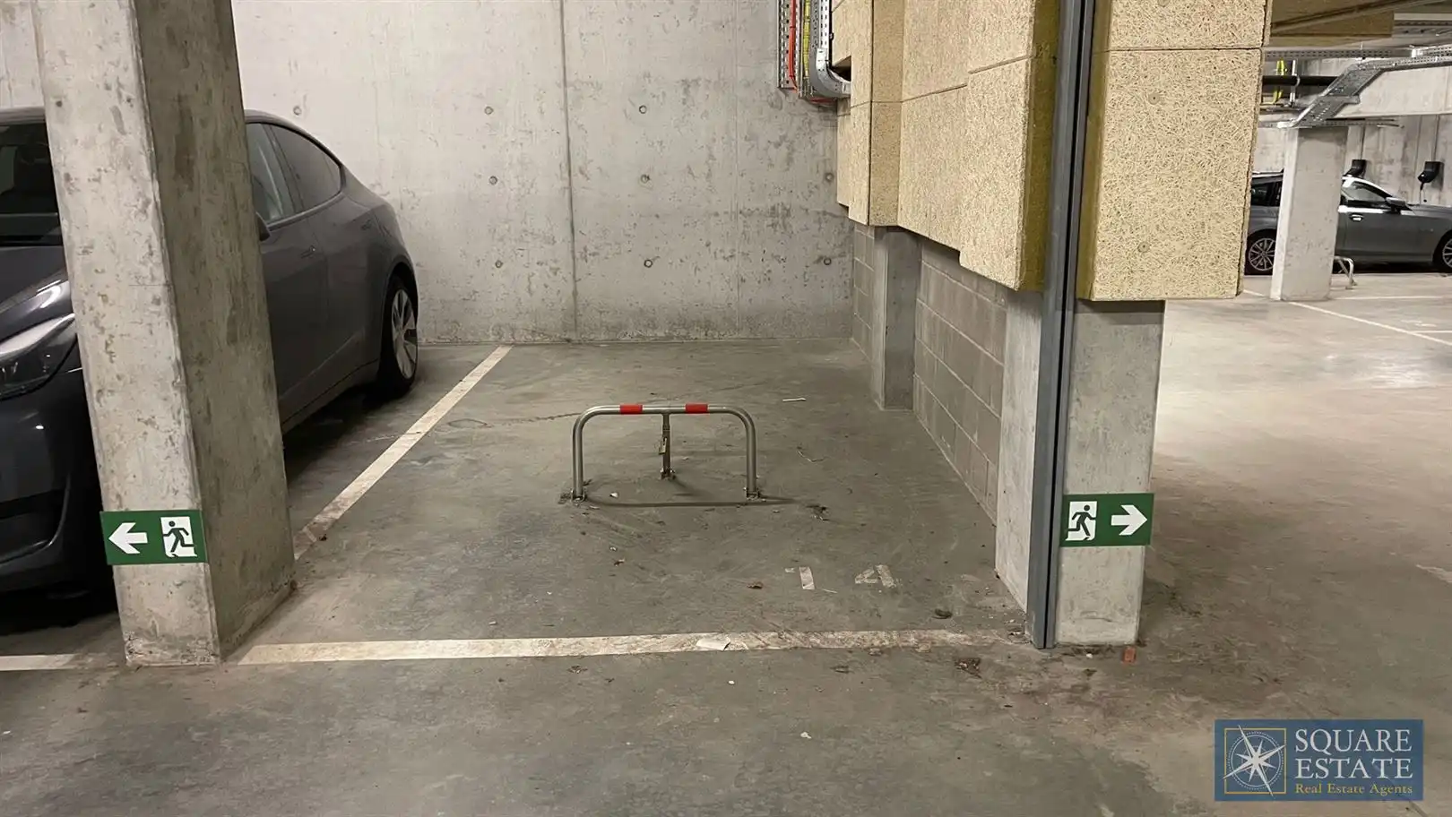 Garage/Parking foto 2