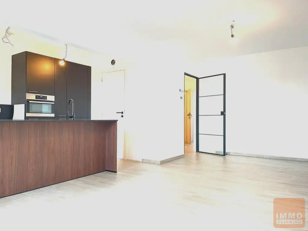 Stijlvol 2 slaapkamerappartement met ruime stadstuin foto {{pictureIndex}}