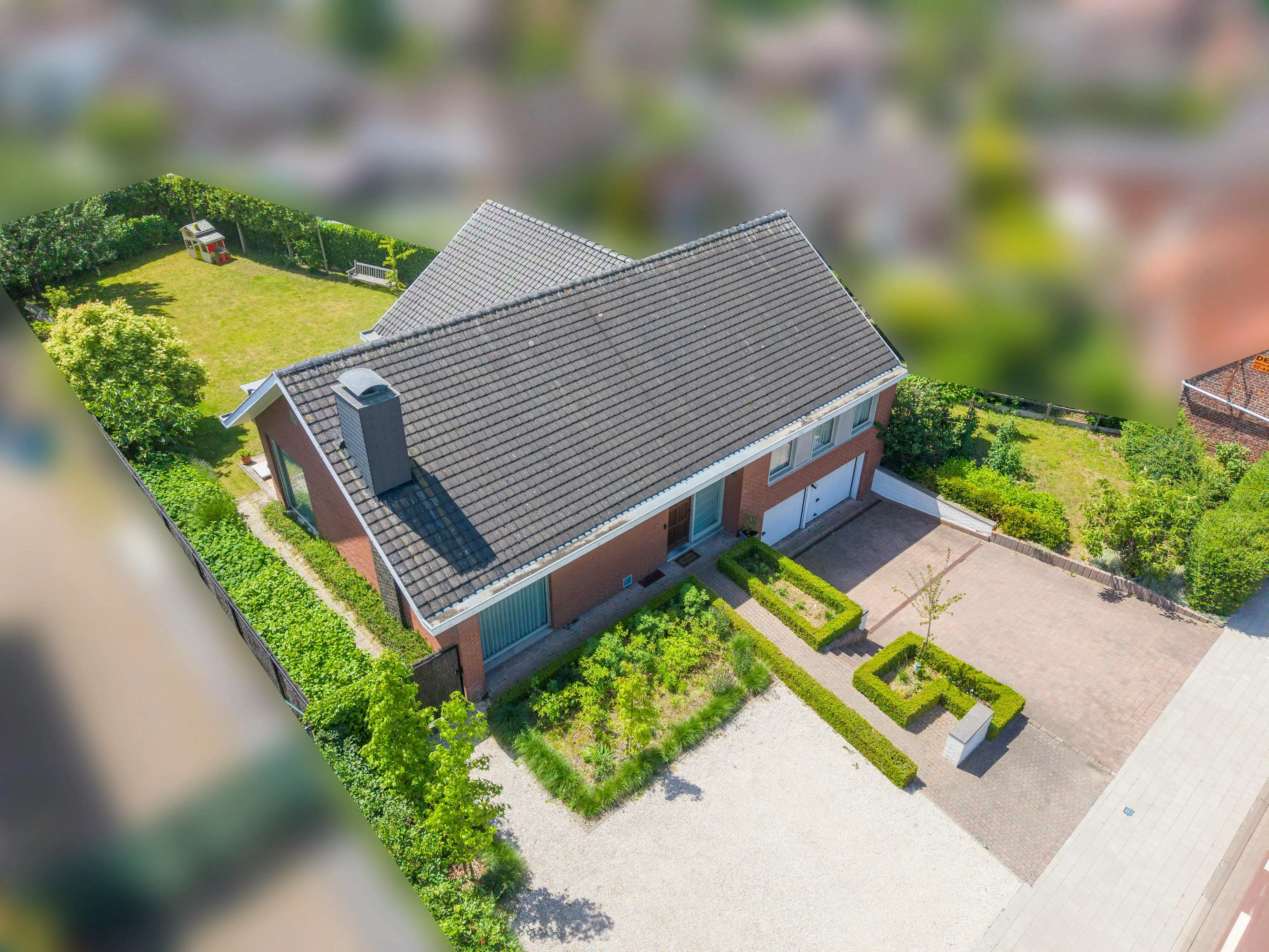 Vrijstaand huis met 4 kamers te koop in Deerlijk foto 2
