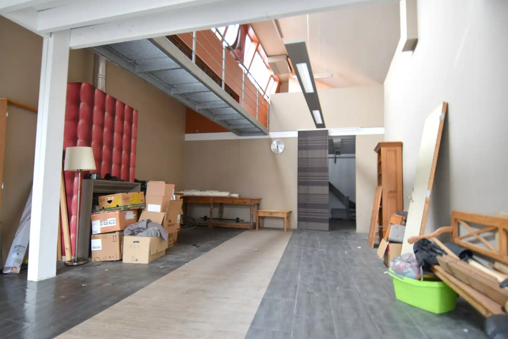 Te renoveren loods met burelen en toonzaal te Marke foto 6