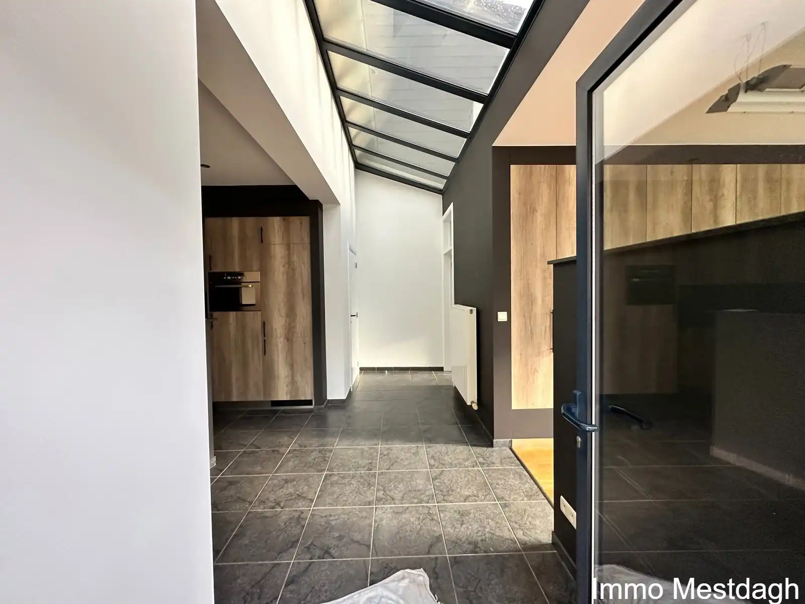 Gerenoveerde instapklare woning met tuin & terras & garages foto 15