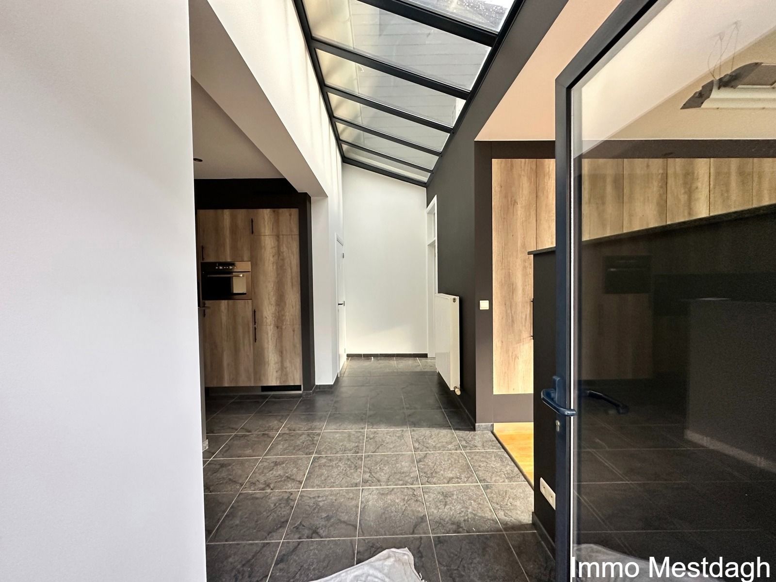 Gerenoveerde instapklare woning met tuin & terras & garages foto 15