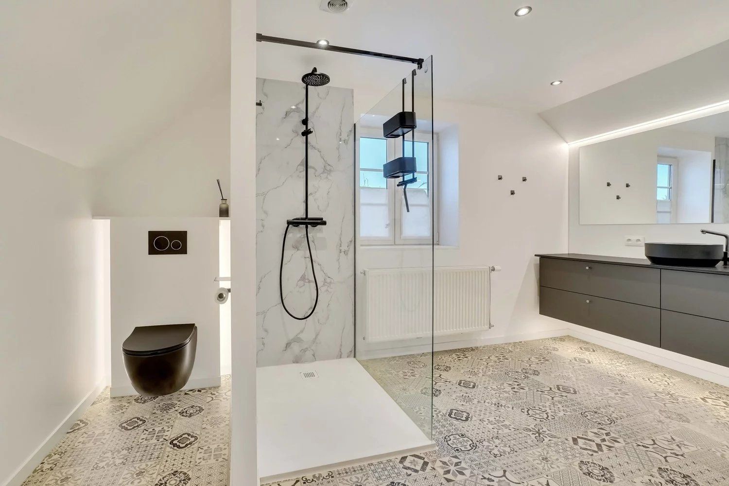 Ruime, gerenoveerde woning op een goede locatie foto 25