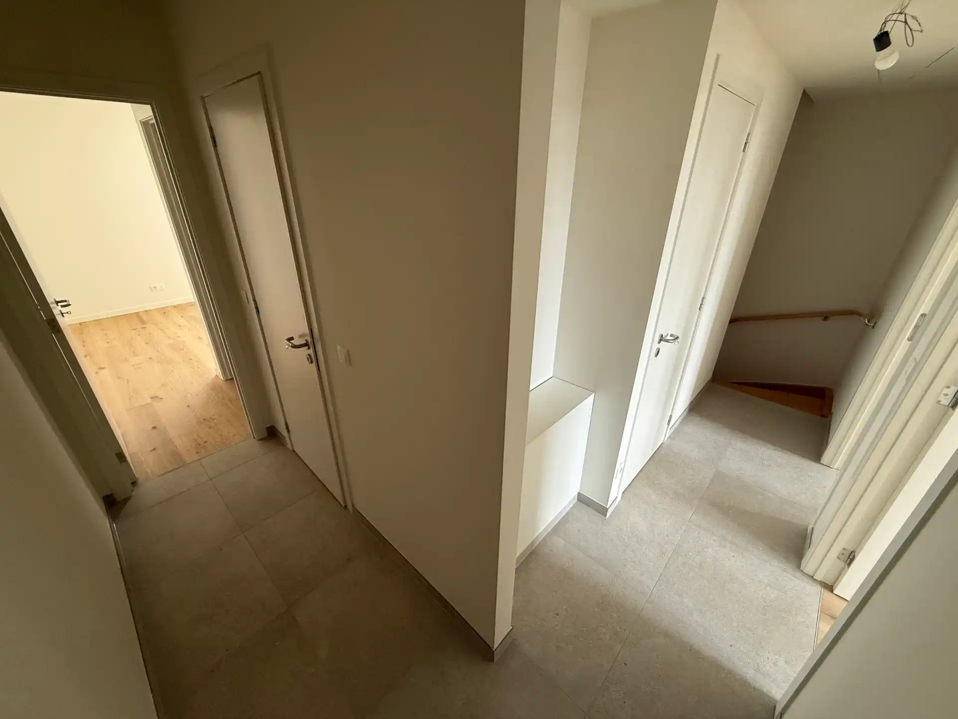 Nieuwbouwwoning met 3 slaapkamers, tuin en carport foto 6