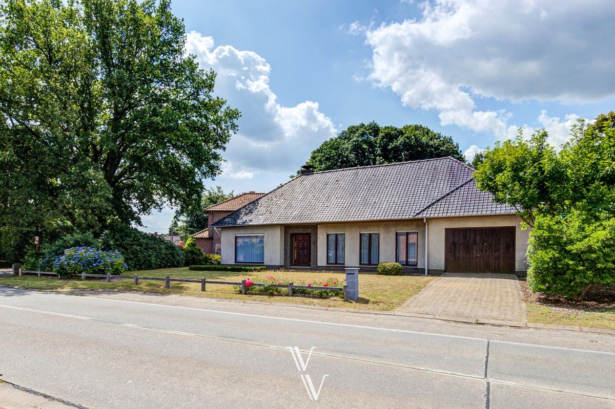 Mooi te renoveren landhuis met 3 slpk foto 36