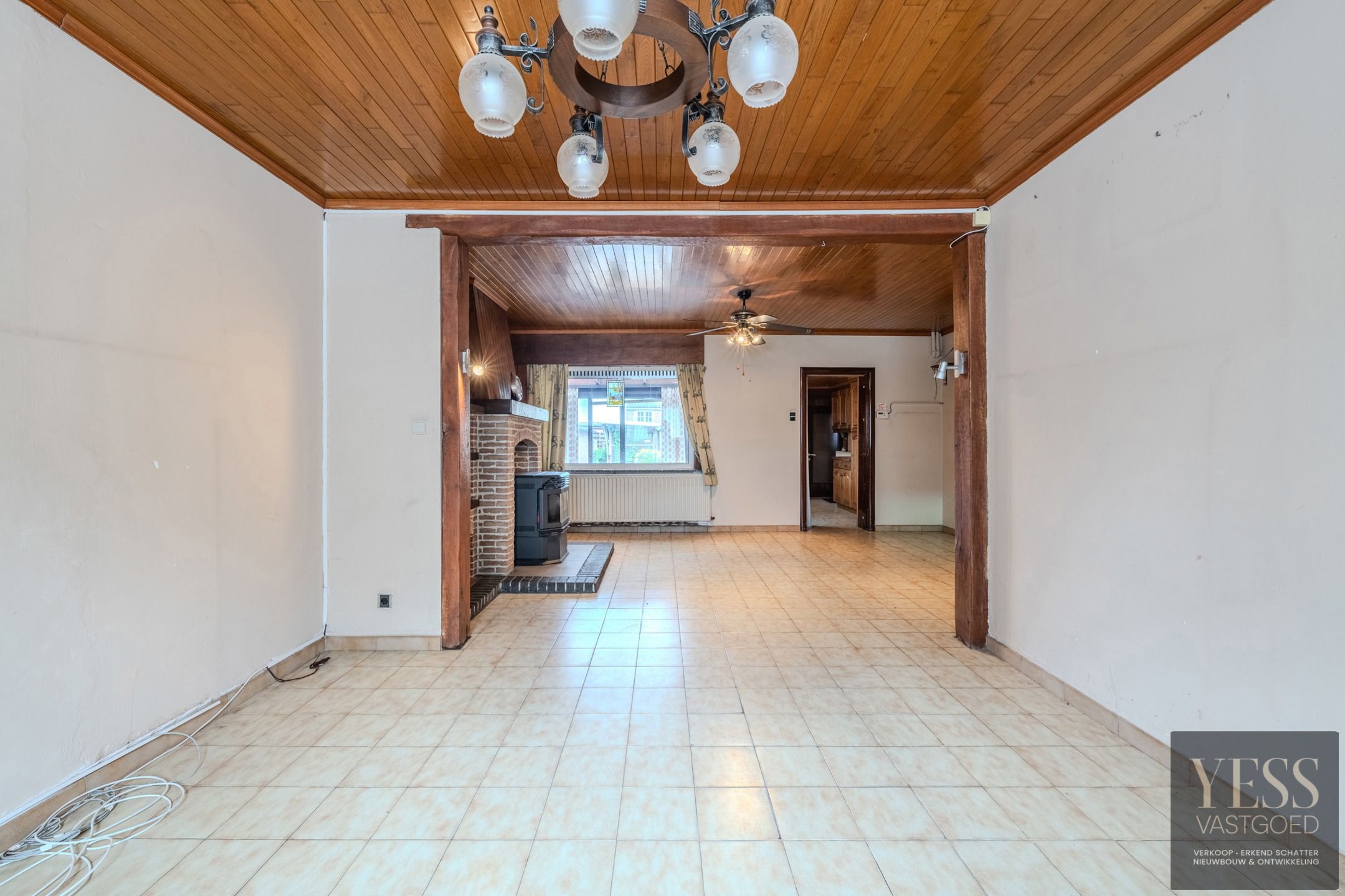 Te renoveren woning met potentieel aan de vaart! foto 4