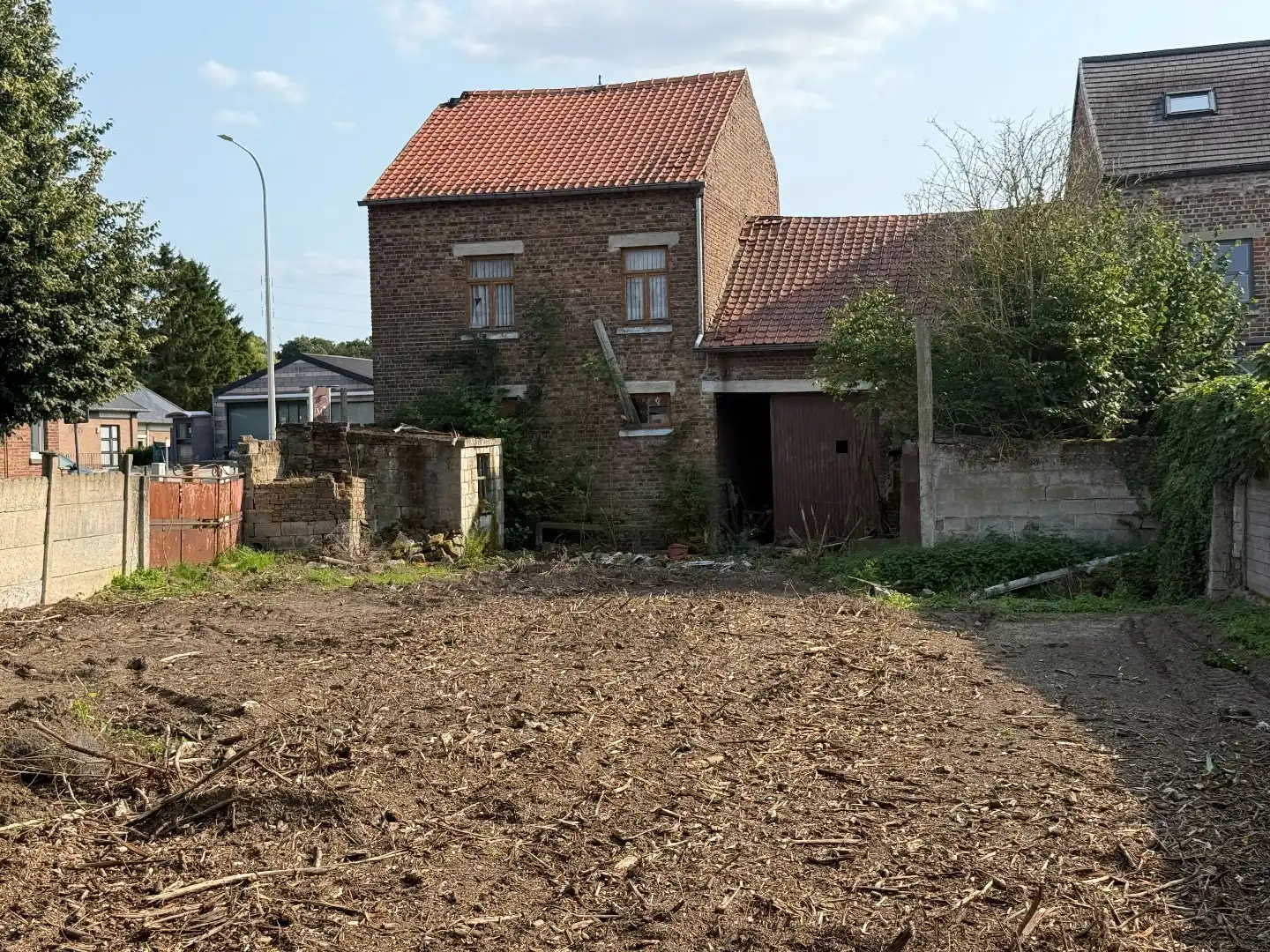Te renoveren woning met schuur en tuin foto 7