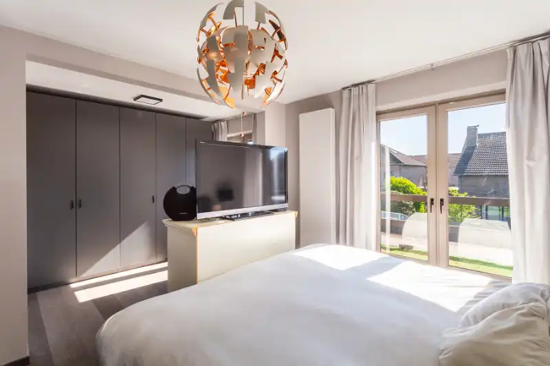 Verrassend ruime woning met zwembad! foto 25