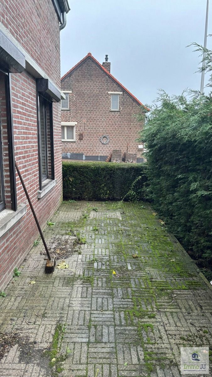 Te renoveren gelijkvloers appartement met garage  foto 10