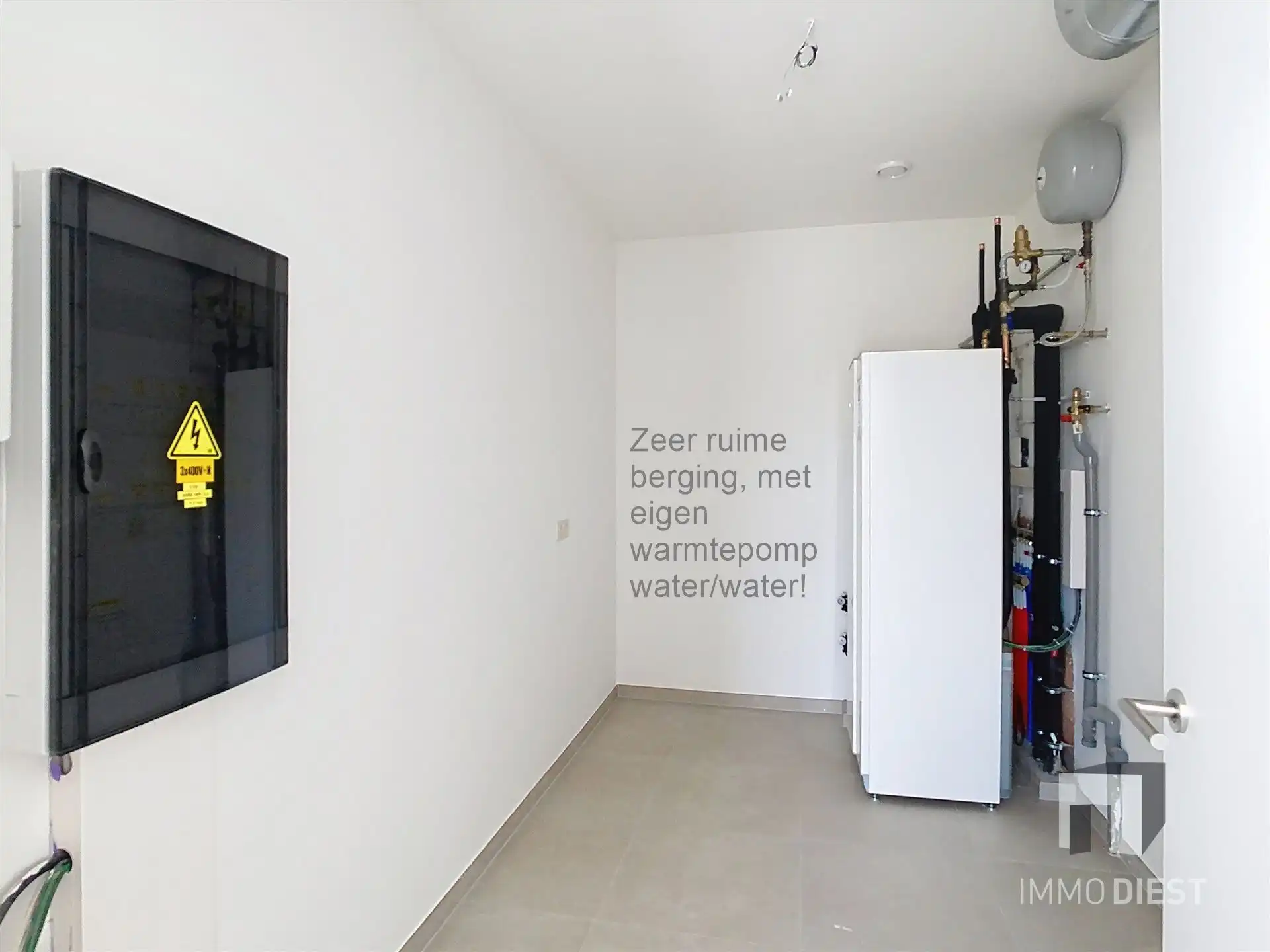 Gelijkvloers appartement met terras en tuintje foto 10