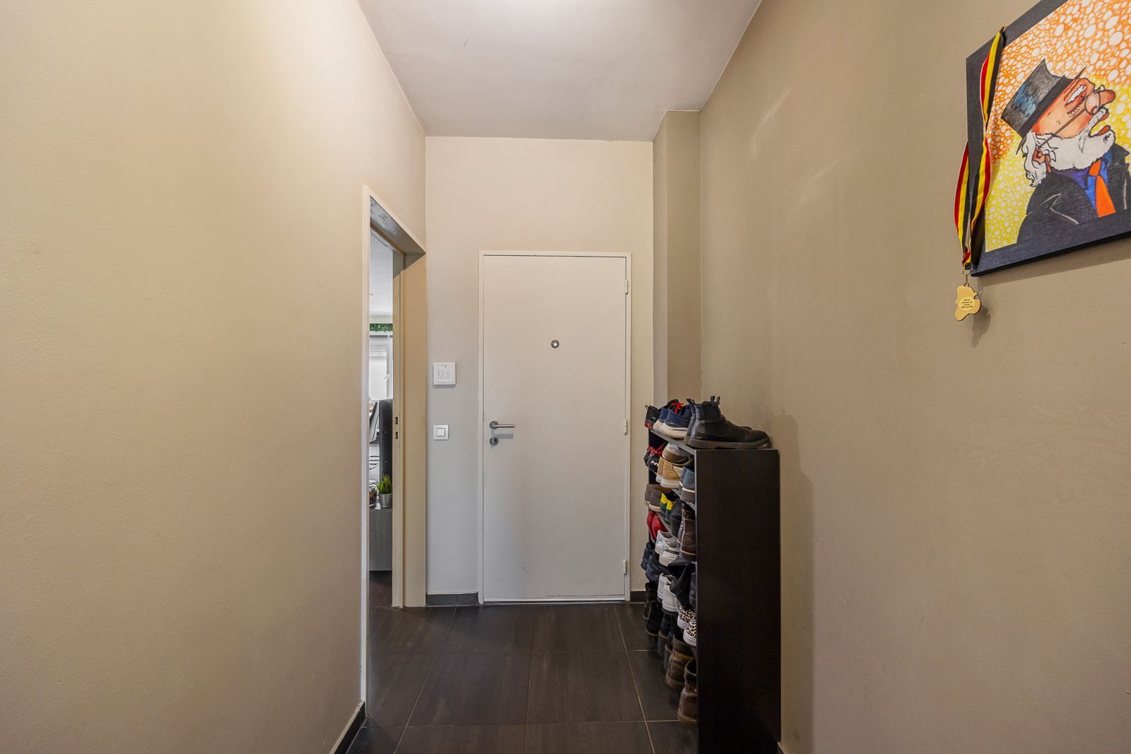 Ruim tweeslaapkamer appartement met garagebox in Hoevenen! foto 6
