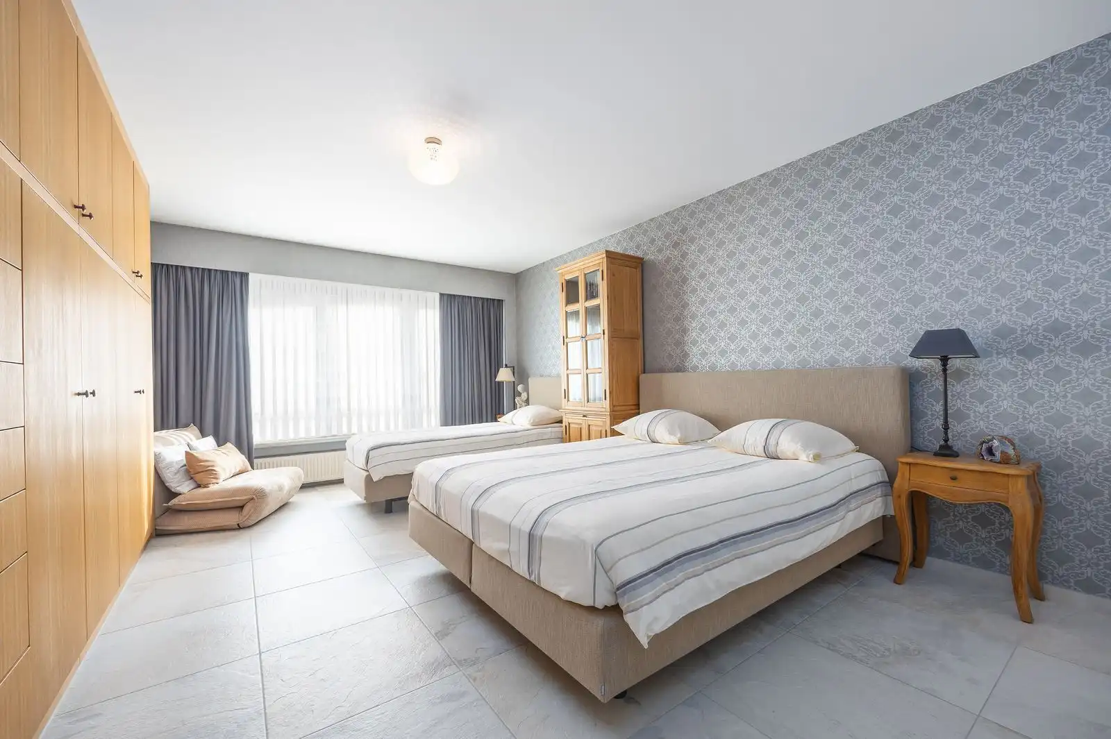 Stijlvol en ruim appartement met 1 slpk pal aan het strand foto 8