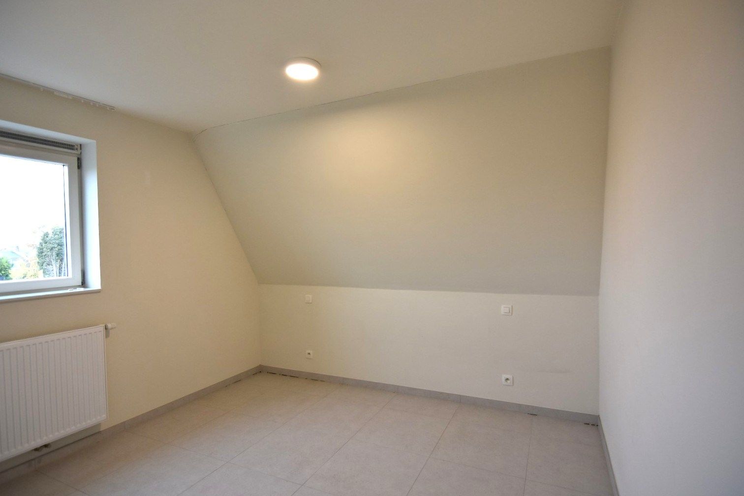 Lichtrijk 2-slpk appartement met privé parking nabij Rumbeke foto 17