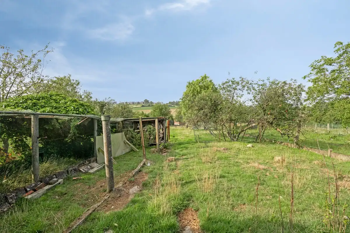 Goedgelegen woning met grote weide foto 18