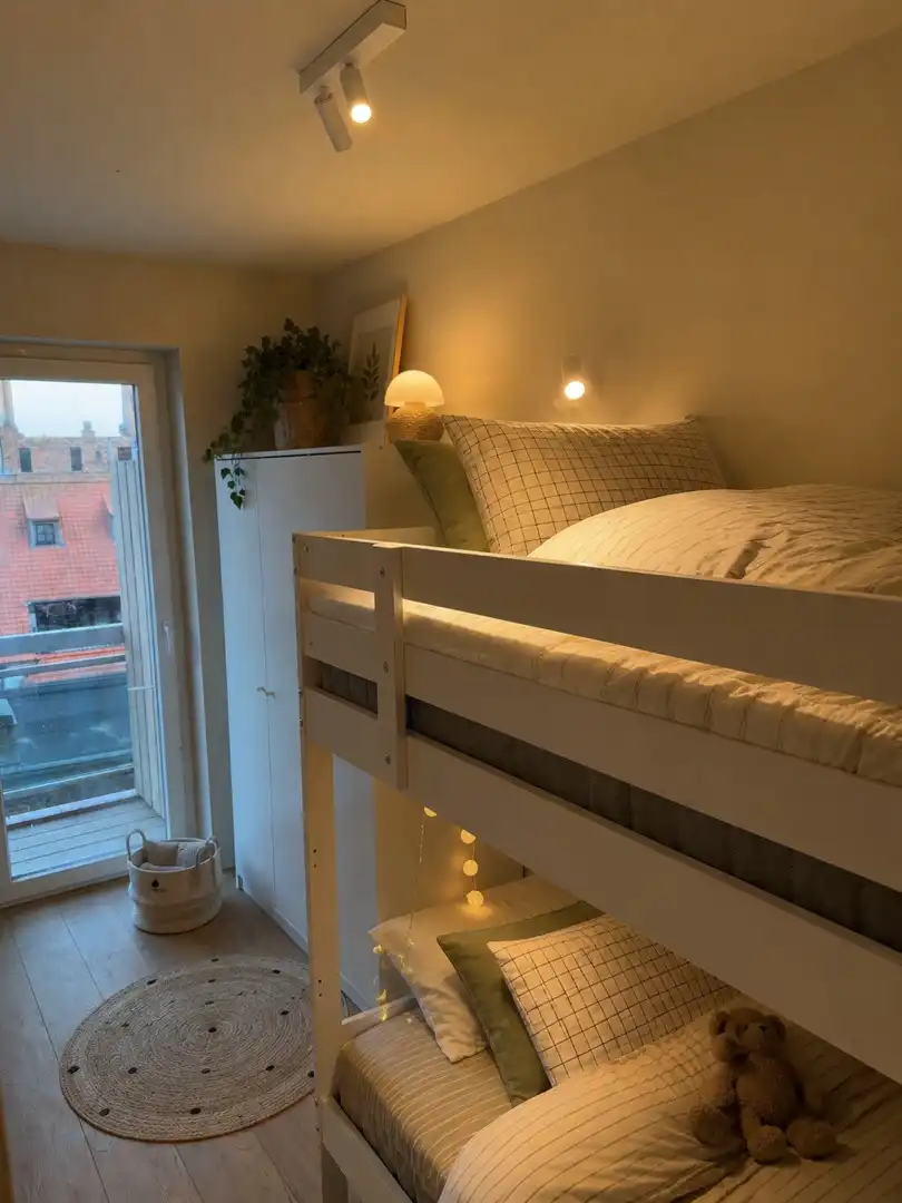 Instapklaar, stijlvol gerenoveerd appartement met fenomenaal zeezicht in het mondaine Heist foto 3