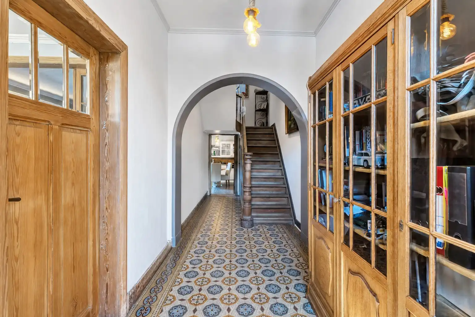 Karaktervolle ruime woning met zwembad nabij Ooidonk foto 2