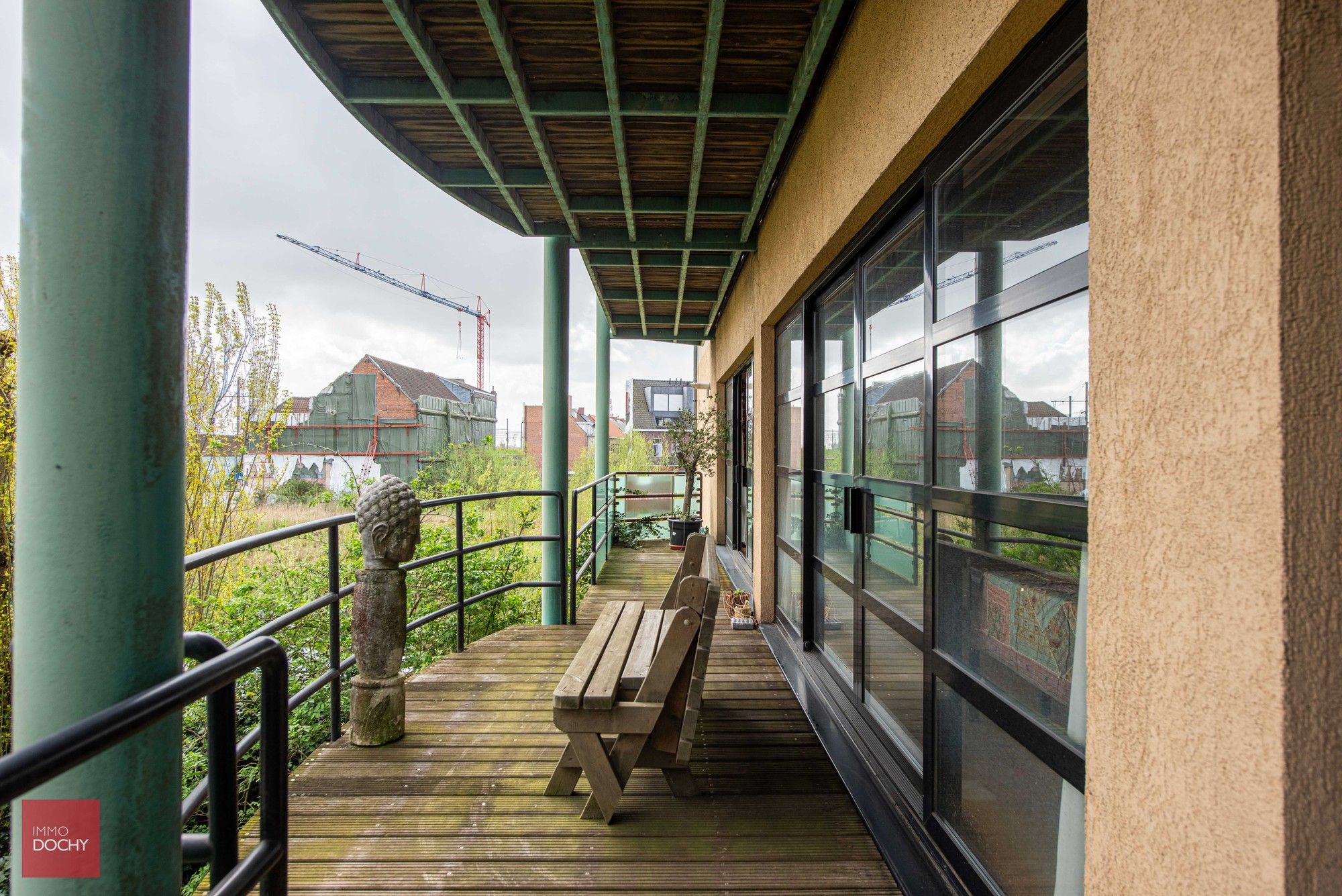 Ruime loft in voormalig fabrieksgebouw foto 12