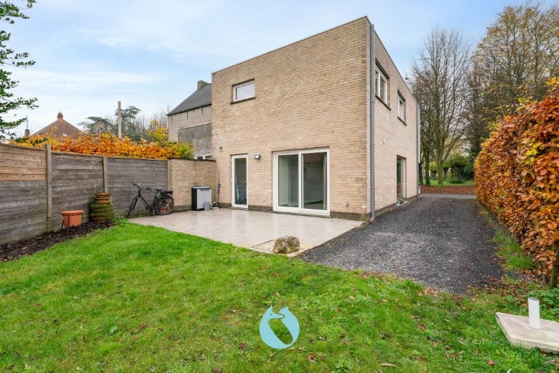 Instapklare woning met 3 slaapkamers, 2 badkamers en tuin foto 18