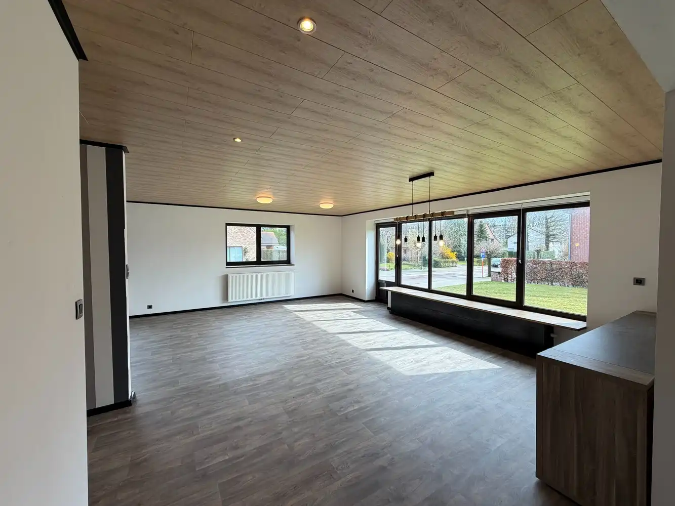 Ruime en lichtrijke vrijstaande woning foto 3