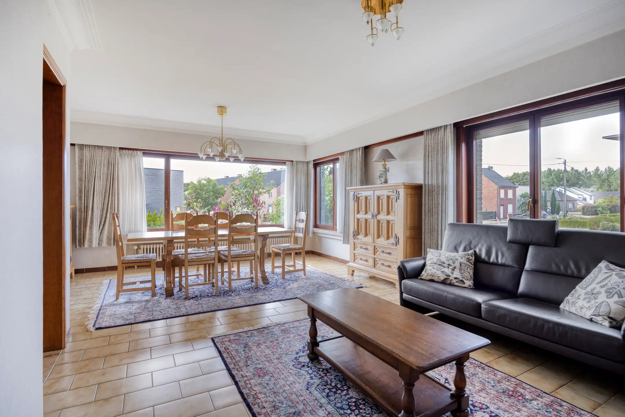 Ruime woning met 4 slaapkamers & bureau op 23are te Holsbeek foto 5
