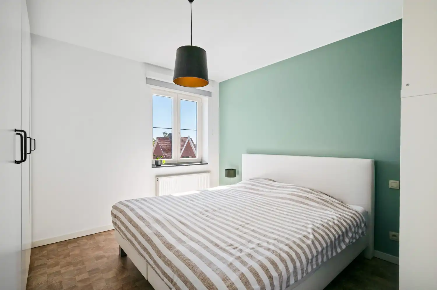 Instapklaar appartement met 2 slpkrs en terras nabij centrum Koningshooikt foto 12