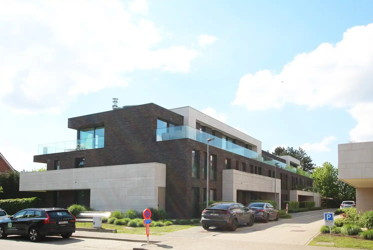 Ondergrondse autostaanplaats in Emblem foto 3