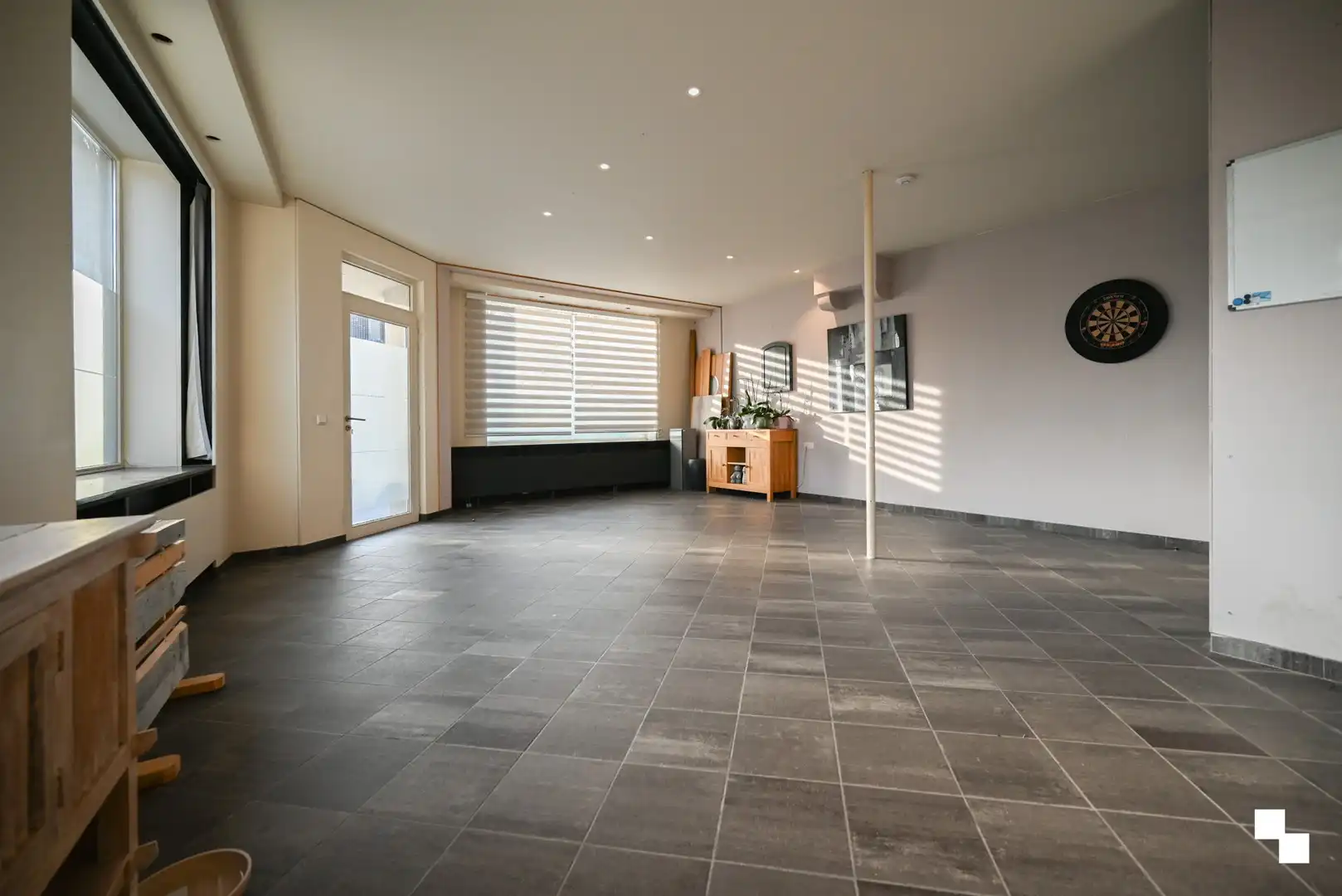 Karaktervolle woning met handelsruimte nabij het centrum van Izegem foto 17