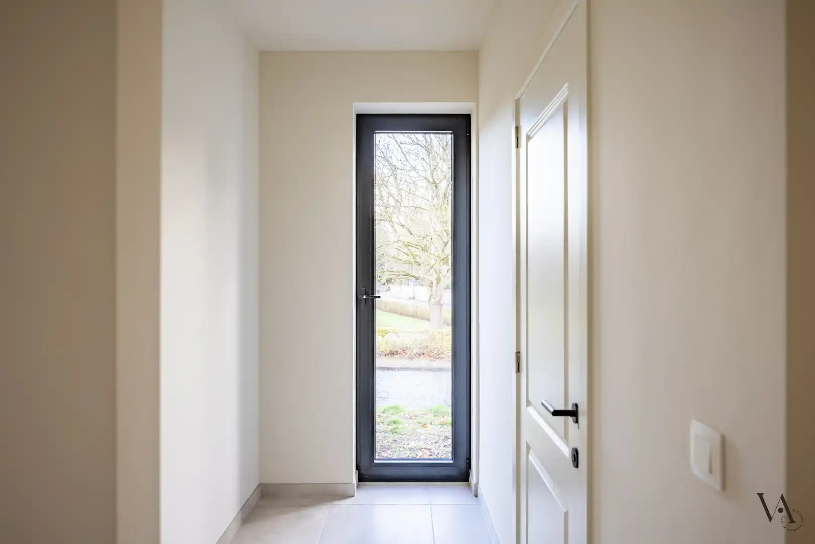 Recente en ruime vernieuwbouwwoning met bijgebouw in Korbeek-Lo foto 6