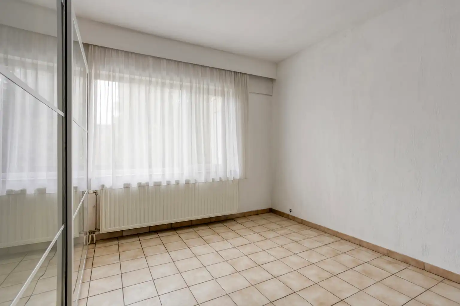 2-slaapkamer appartement in een kleinschalig gebouw foto 11