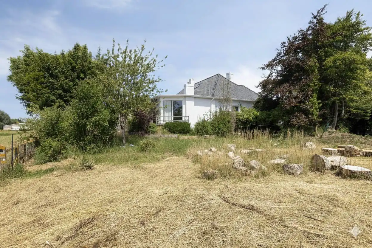 Halfopen bebouwing met 3 slaapkamers op een ruim perceel in Gits! foto 9