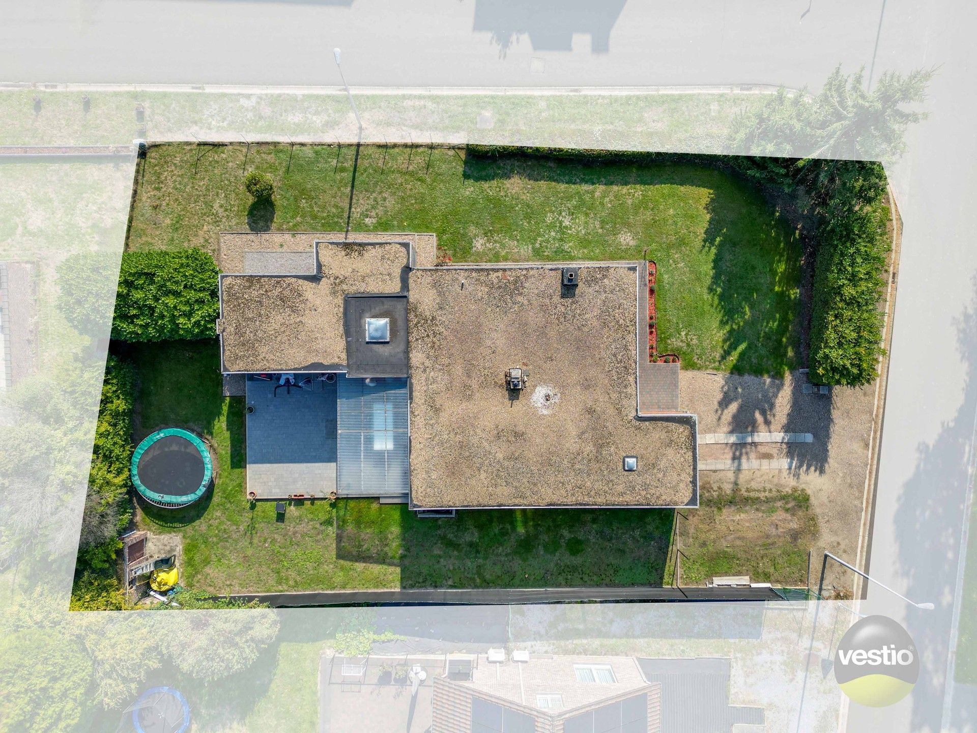 GELIJKVLOERSE BUNGALOW BOORDEVOL POTENTIEEL foto 31