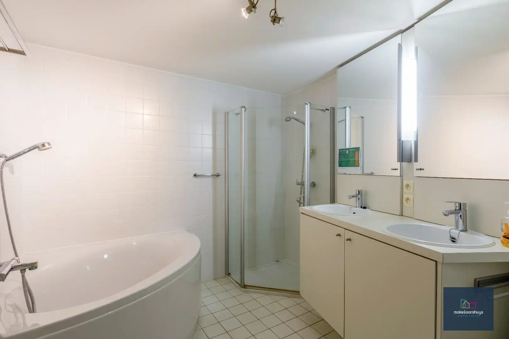 Luxueuze kantoorloft met inpandige staanplaats  en kelderberging  te Coupure Rechts.  foto 10