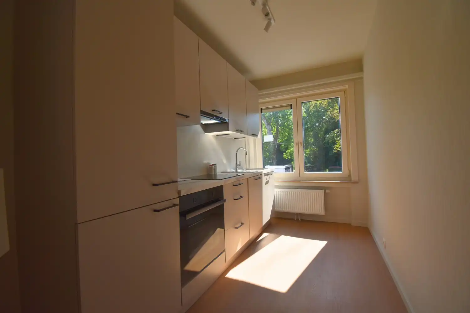 Gerenoveerd appartement met 2 slaapkamers en EPC B in het hart van Ruisbroek foto 3