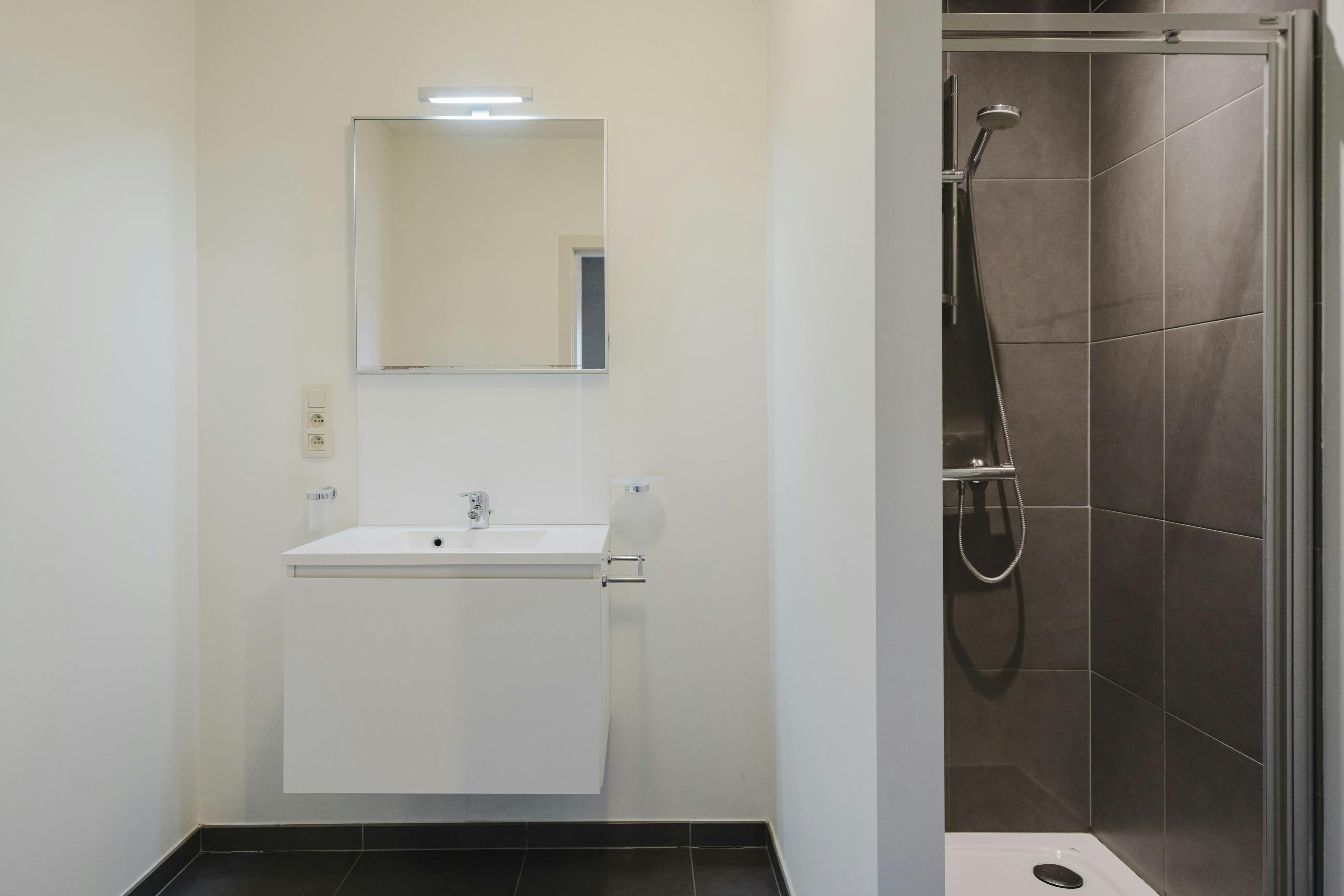  Energiezuinig appartement te koop in hartje Bissegem! foto 11