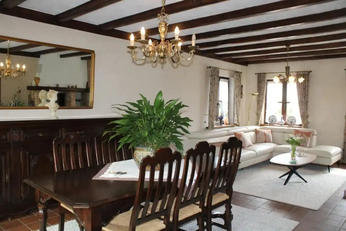 Landelijke laagbouwwoning op ongeveer +/- 1300m² foto 3
