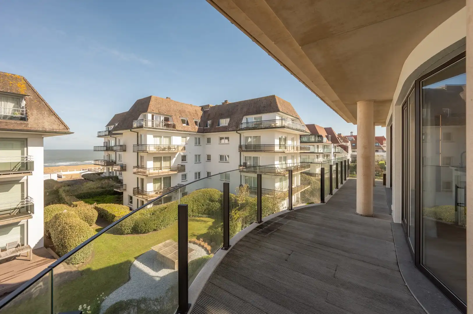 Instapklaar appartement met frontaal zeezicht in het Zoute. foto 5