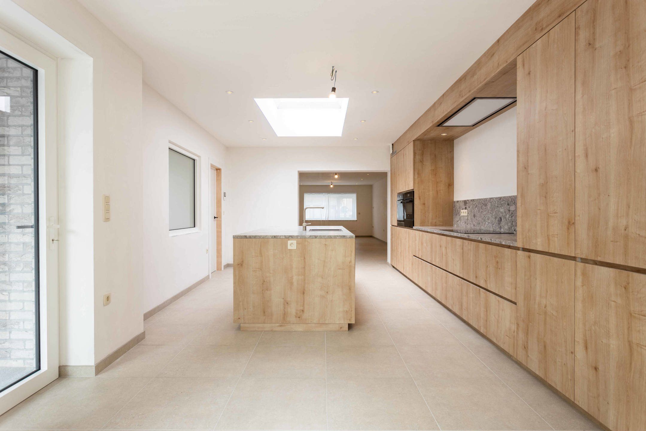 Gelijkvloers appartement met buitenruimte in het centrum! foto 5